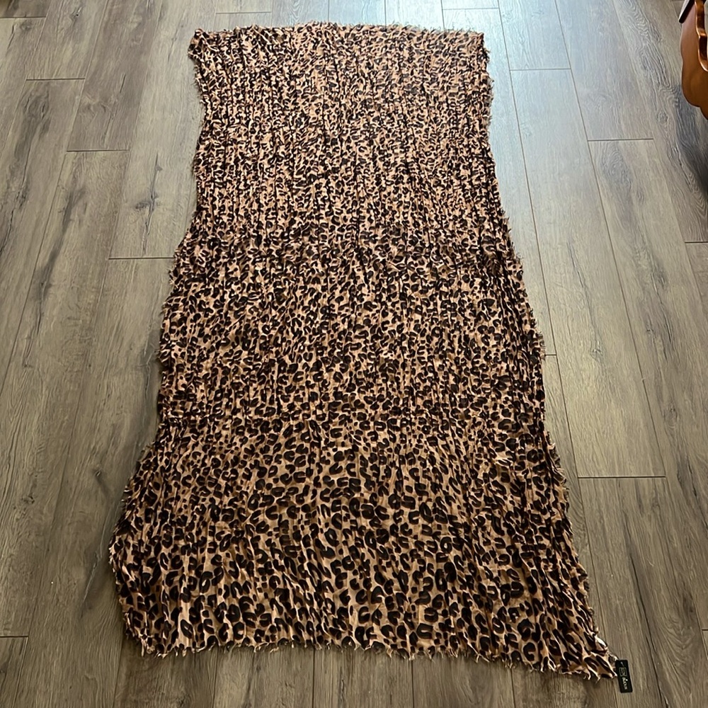 30x68in Lightweight Cheetah Print Scarf/Wrap - Picture 5 of 5